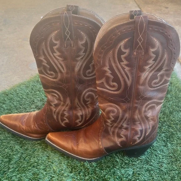 ARIAT WOMEN'S HERITAGE WESTERN BOOTS - SNIP TOE  Size 11B - Picture 3 of 6
